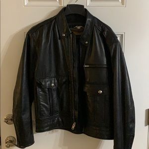 Men’s Harley Davidson leather bomber jacket.